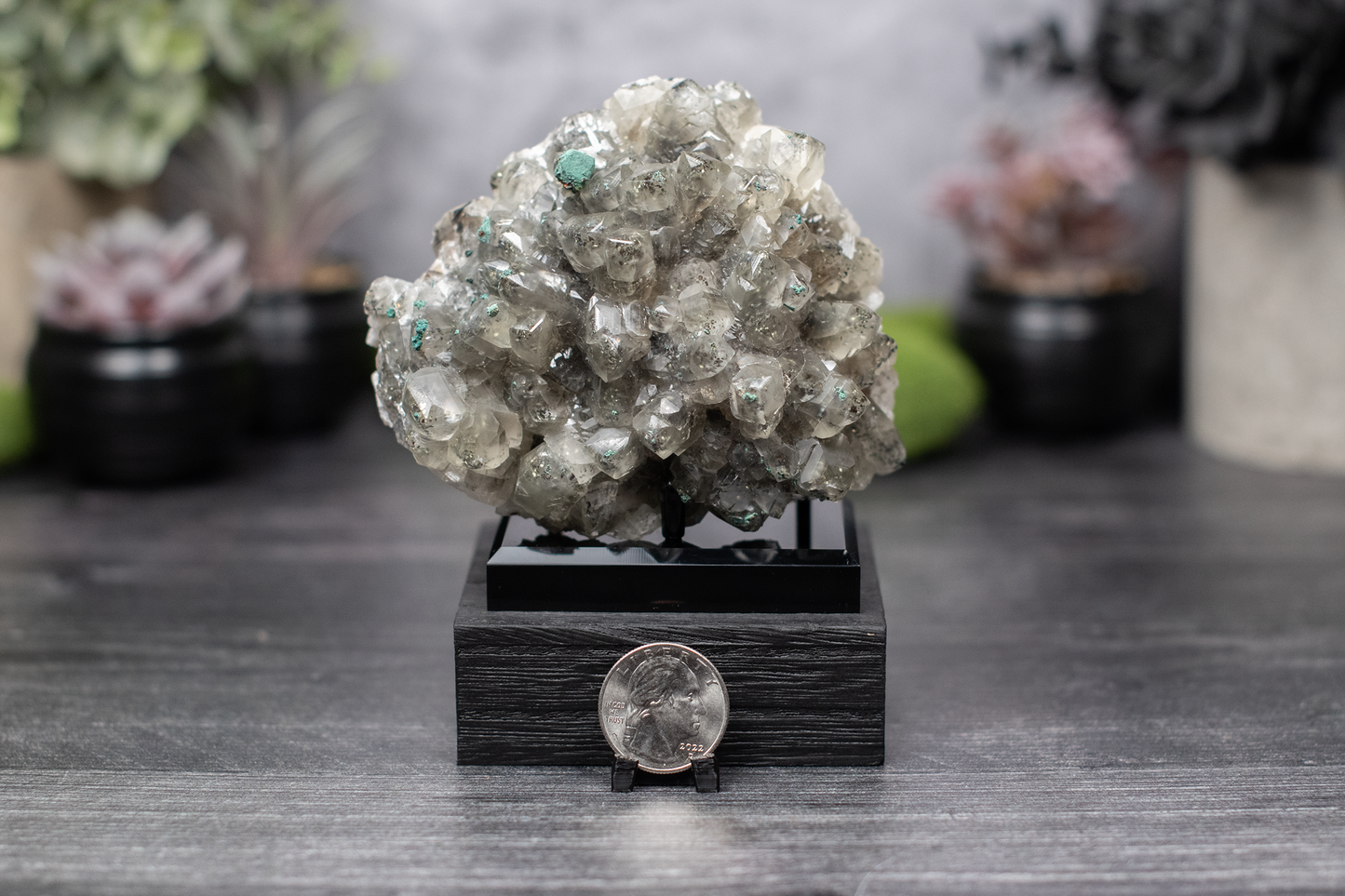 Malchite on Pyrite incl. Calcite
