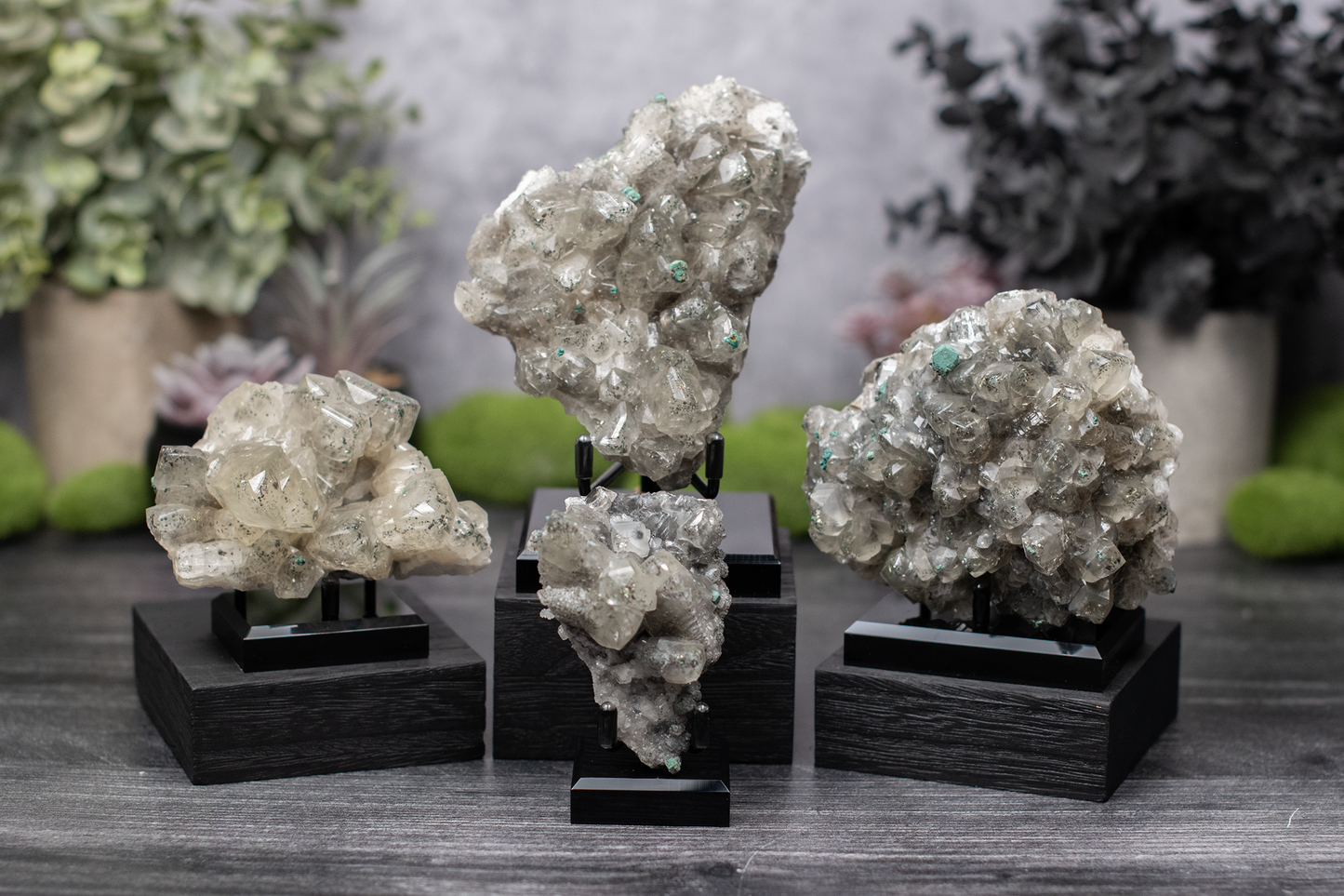Malchite on Pyrite incl. Calcite