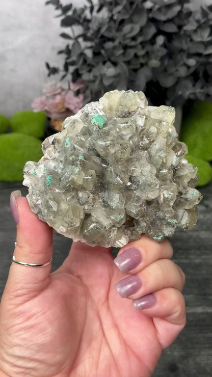 Malchite on Pyrite incl. Calcite